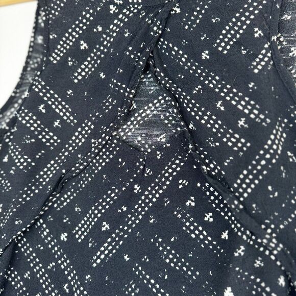 Free People Blouse Small Black White Sleeveless Geometric Cutout Keyhole Front - Picture 5 of 10